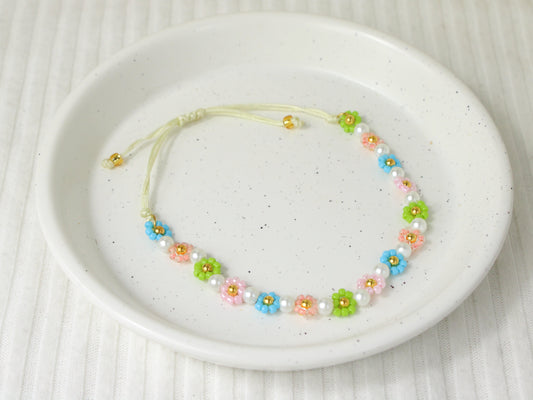 Meadow Breeze Beaded Flower Bracelet